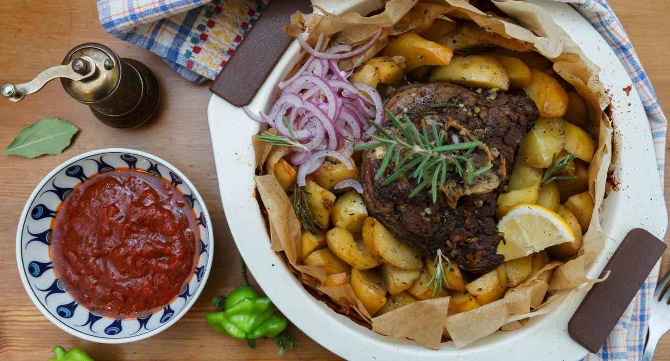 Receita de Kleftiko (Carne de Cordeiro Assada em Forno de Barro)