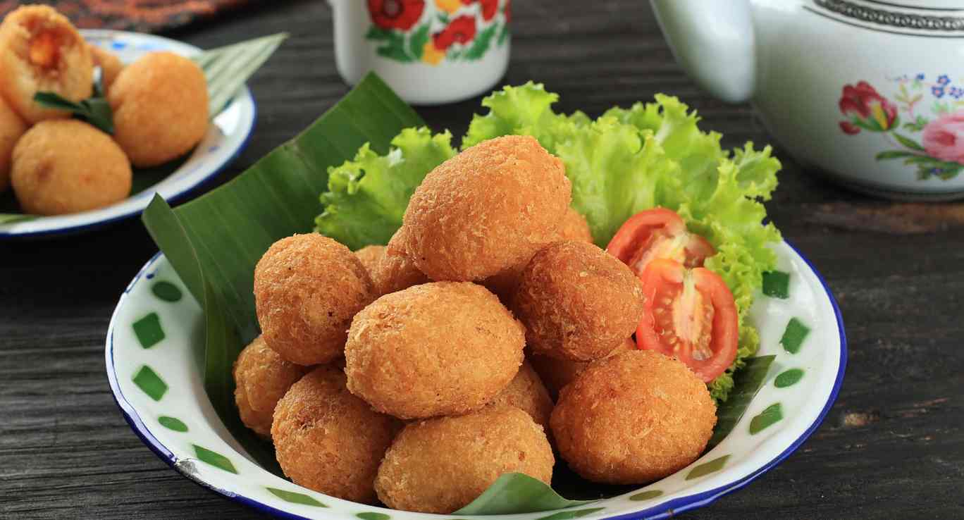 Receita de Bolinho de Aipim com Queijo