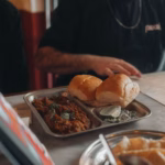 Pav Bhaji: Descubra a História e Receita Deliciosa Pav Bhaji: Descubra a História e Receita Deliciosa